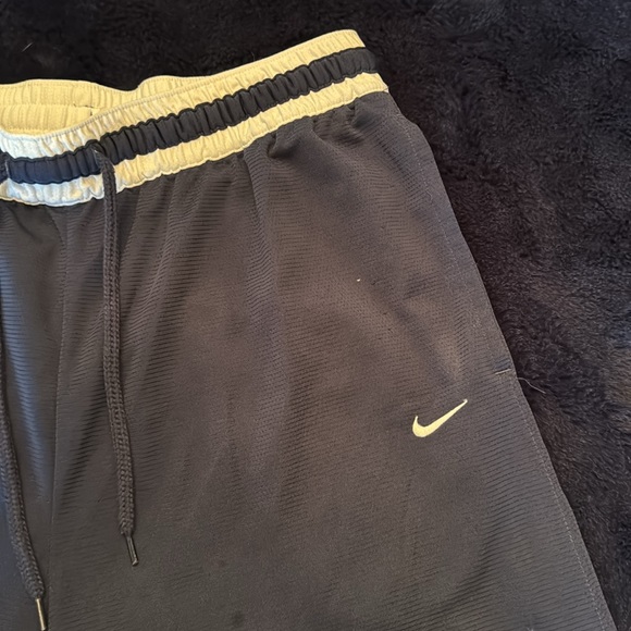Nike Dri Fit Basketball Shorts. Large. Navy and White. - Picture 2 of 7